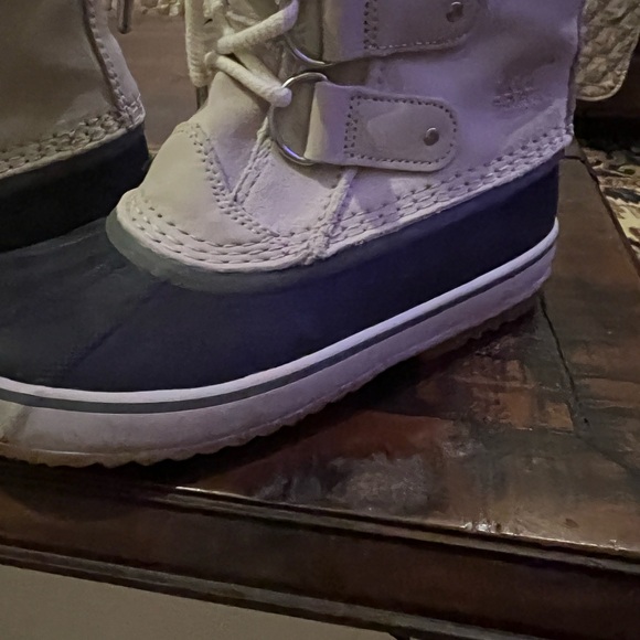 Sorel Women's Fur-Lined Winter Boots size 8 - Picture 6 of 11